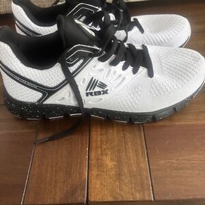 RBX Training‎ SHOES 👞  WHITE AND BLACK. 9.5